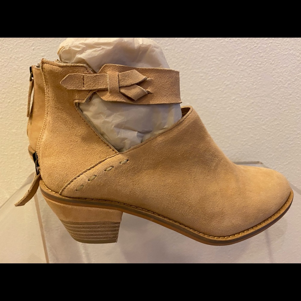 ** NEW** KELSI DAGGER BROOKLYN KADEJA BOOTS 8